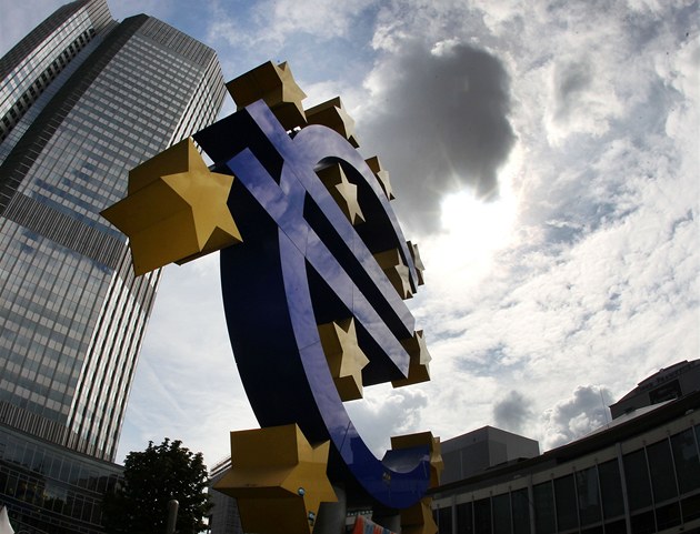 Inflace v EU poprvé od loňska klesla pod 10 procent, v Česku je třetí nejvyšší