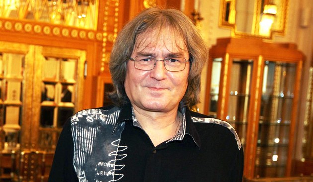 Bohumil Kulínský �ídil sbor Bambini di Praga. Nyní chce vést symfonický orchestr.