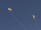 Izraelský protiraketový systém Iron Dome likviduje rakety vystelené z Pásma...