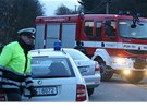 Hasii a policie u msta nehody, pi kter zvodn auto nai RallyShow Uhersk