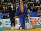 VÍTZ. eský judista Luká Krpálek (v modrém) na mistrovství Evropy do 23 let v