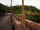 Mosty se v Jiní Americe staví ze veho. Tko íct, co kadý z nich vydrí.