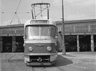 Prototyp tramvaje T3 ve vozovně Motol. Zřetelně je vidět původní čelní