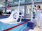 V baz�nu se najde i za��zen� pro p��stup do vody a plav�n� t�lesn� posti�en�ch.
