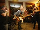 Blues Alive 2012 (noní jam session: zleva Ondej Konrád, Steve Walsh, Charlie