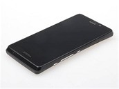 Sony Xperia T: Nov Xperia se nabz ve tech barevnch provedench. elo je