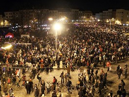 Masarykovo námstí v centru Jihlavy zaplnily tisíce lidí. 
