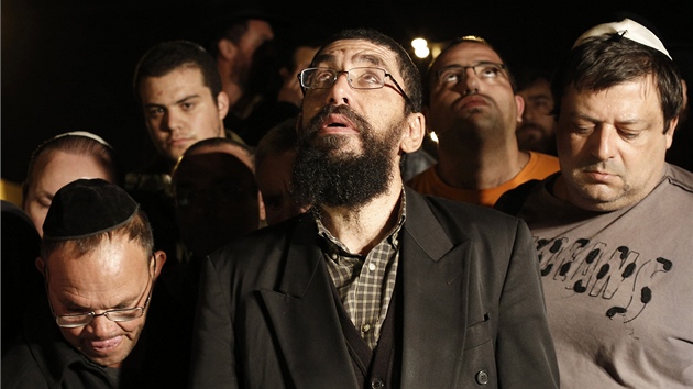 Poheb obt palestinskch raket v izraelskm mst Kirjat Malachi (16. listopadu 2012)