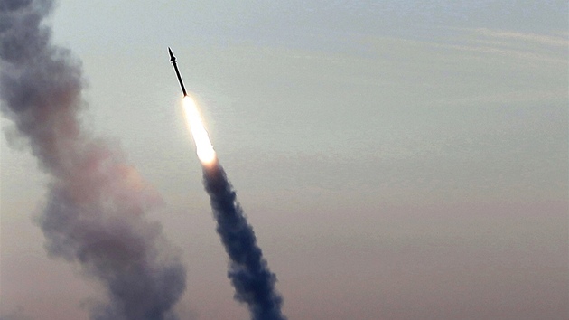 Izraelsk protiraketov systm Iron Dome v akci (15. listopadu 2012)