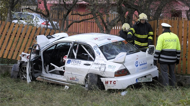 Mitsubishi Lancer EVO 9, kter pi nehod na RallyShow Uhersk Brod 2012 zabilo tyi divky a dal zranilo. 