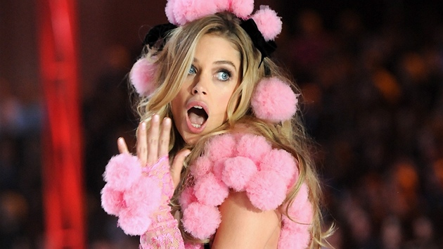 Modelka Doutzen Kroesová na přehlídce Victoria's Secret