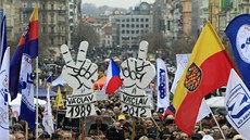 Na protivládní demonstraci na Václavském nám�stí se objevily a výsti�né