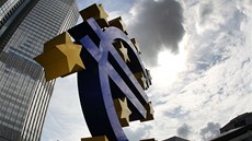 Budova ECB v německém Frankfurtu. Ilustrační snímek. Listopad 2012.