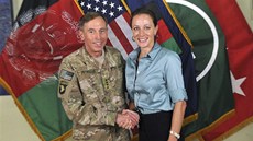 David Petraeus s Paulou Broadwellovou na snímku z ervence 2011