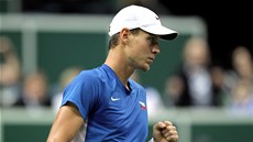 ANO. Spokojené gesto Tomáe Berdycha ve finále Davis Cupu proti panlsku. 