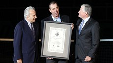 S CENOU. Tenisová legenda Ivan Lendl pevzala v rámci vyvrcholení Davis Cupu