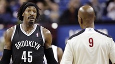 Gerald Wallace z Brooklynu se diví verdiktu rozhodího.