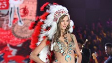 Modelka Karlie Klossová na pehlídce Victoria's Secret