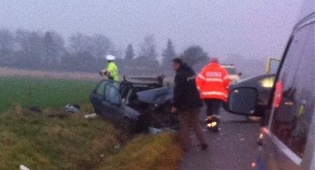 Tragick nehoda u Zrub na Mlnicku (28. listopadu 2012).