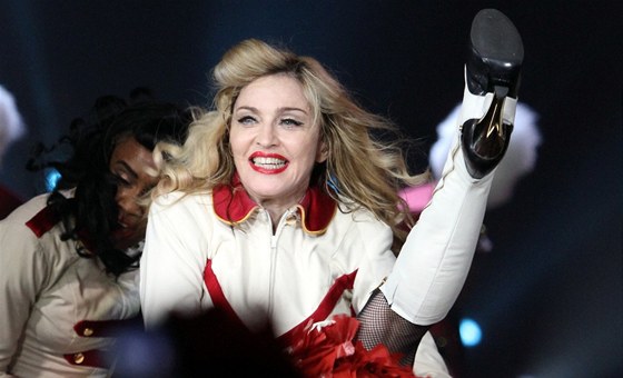 Madonna během koncertu v Petrohradu (9. srpna 2012)