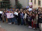 Protest ák gymnázia v slovenském Tvrdoín (26. listopadu 2012)