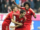 PARÁDA, CHLAPI! Thomas Müller, Javi Martínez a Dante slaví gól Bayernu Mnichov