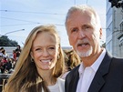 Reisér James Cameron s manelkou Suzy Amisovou na premiée filmu Hobit:...