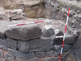 U zrekonstruovan oprn hradebn zdi v Jin nali archeologov uniktn