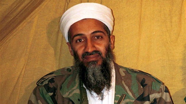 Šéf teroristické organizace al-Káida Usáma bin Ládin na archivním snímku