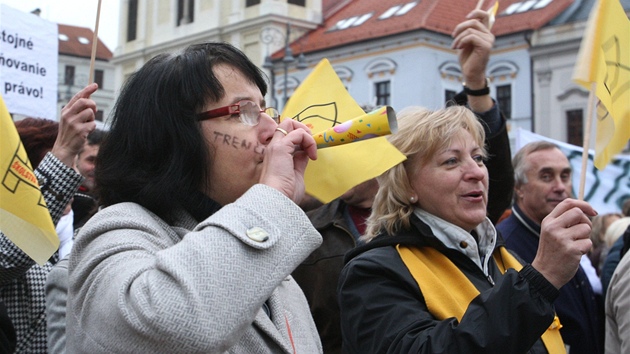 Protest slovenskch uitel v Bnsk Bystrici (26. listopadu 2012)