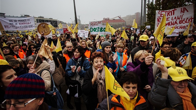 Protest slovenskch uitel v Bratislav (26. listopadu 2012)
