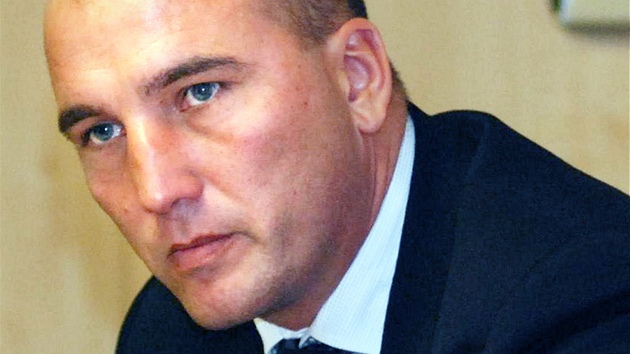 Zdeněk Kabátek byl před kariérou ve VZP vrchním ředitelem ministerstva zdravotnictví pro ekonomiku.