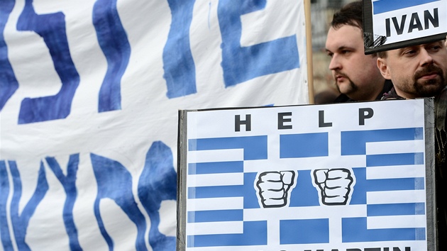 Ped eckou ambasádou se selo piblin 200 demonstrant.