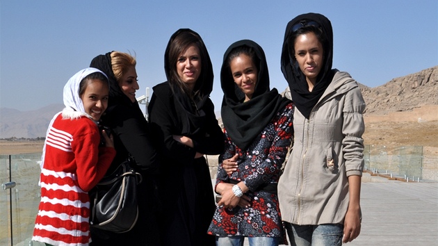 Rodinka v Persepoli: hidžáb na hranici tolerance...