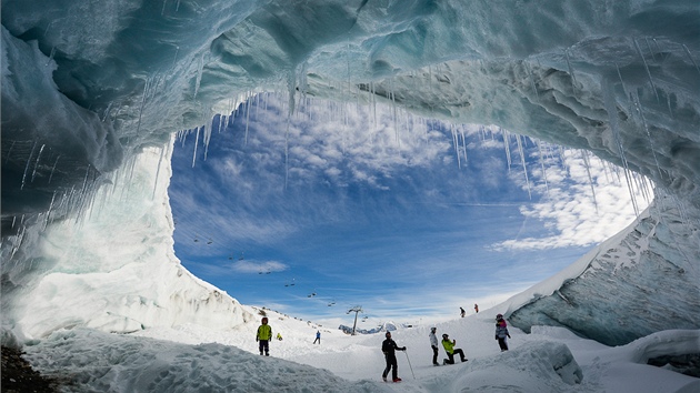 Ledovcov jeskyn je zajmavm zpestenm lyovn.