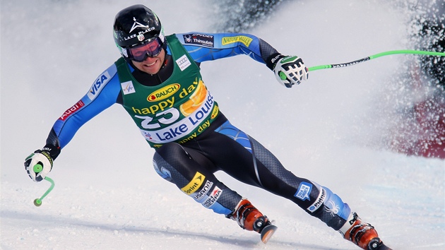 Americk lya Andrew Weibrecht se pere s trat superobho slalomu v Lake Louis. 