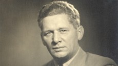 Karlu Janou�kovi ud�lil král Ji�í VI. v roce 1945 nejvy��í hodnost britského