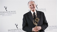 Herec Alan Alda po udílení 40. mezinárodních televizních cen Emmy