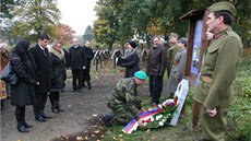 Vysv�cení základního kamene obnovujícího se �eskoslovenského h�bitova v