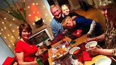 Gail Banksová z Velké Británie s dtmi, babikou a ddekem