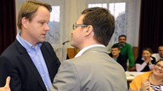 Martin Bursík souboj o �éfa strany s Ond�ejem Li�kou prohrál, ale do vedení
