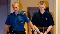 Tomá� Vít p�ed Krajským soudem v Hradci Králové