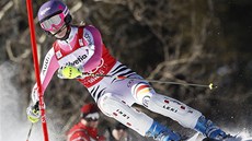 Nmecká lyaka Maria Höflová-Rieschová zdolává tra slalomu Svtového poháru v