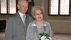 Ludvík a Vlasta Hyclovi jsou svoji u neuvitelných 65 let. Kamennou svatbu