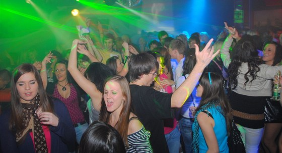 Majitel The Best Club ve Zlín se hájí, e podnik není diskotéka,ale bar ve kterém se poutí hudba. (Ilustraní snímek)
