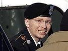 Americký vojín Bradley Manning pijídí k soudu na základn Fort Meade (30....