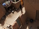 Kivolaké hlinné uliky a dvorky v Agadezu