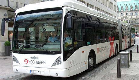 Autobus Van Hool, který jezdí v nmeckém Hamburku.