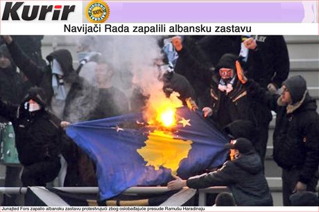 Fanouci v srbské Nii pálí vlajku Kosova.