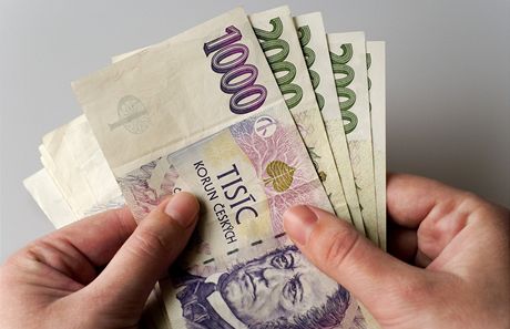 Seniorm nabízel léivou mast z Asie za zhruba 6 tisíc korun, která jim pome od zdravotních potíí. Ilustraní snímek